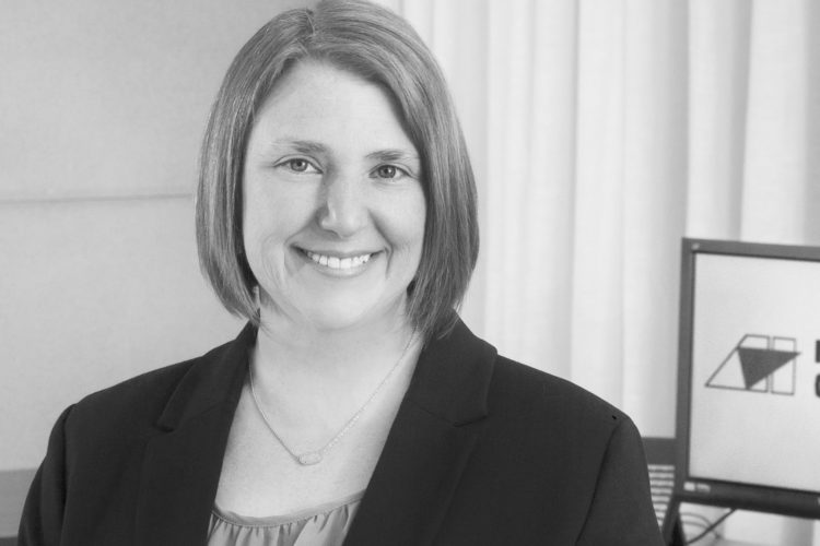 Elizabeth Rochelle headshot